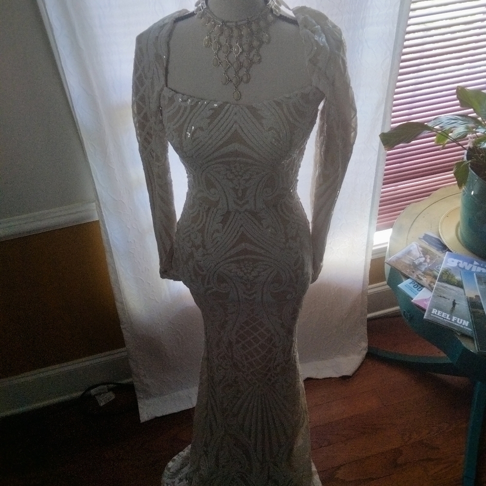 Formal Dress - Picture 3 of 5